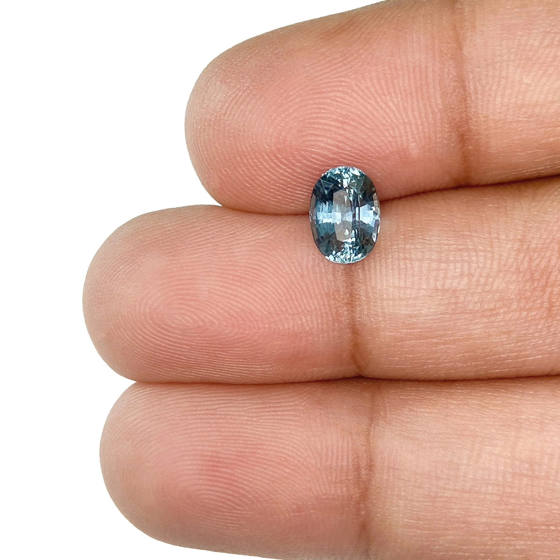 1.24ct | Brilliant Cut Oval Shape Blue Sapphire - Image 3