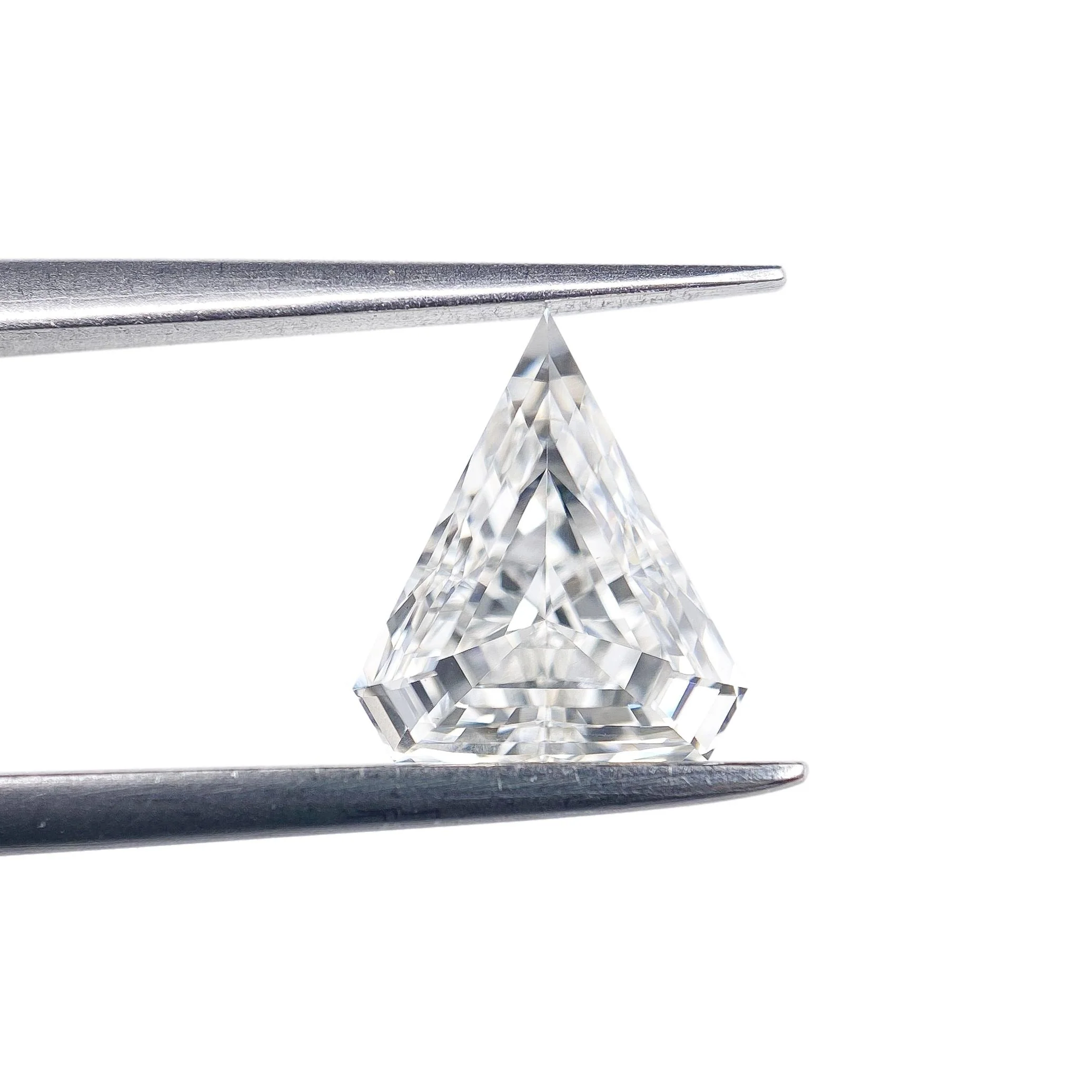 1.75ct | F/VS1 Shield Shape Step Cut Lab Diamond (IGI) - Image 2