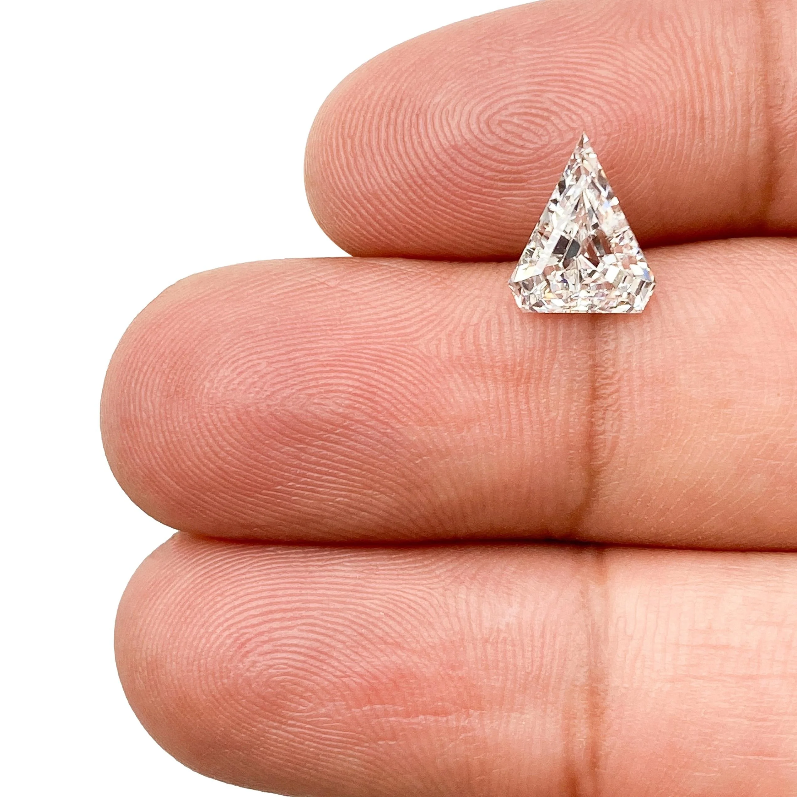 1.75ct | F/VS1 Shield Shape Step Cut Lab Diamond (IGI) - Image 3