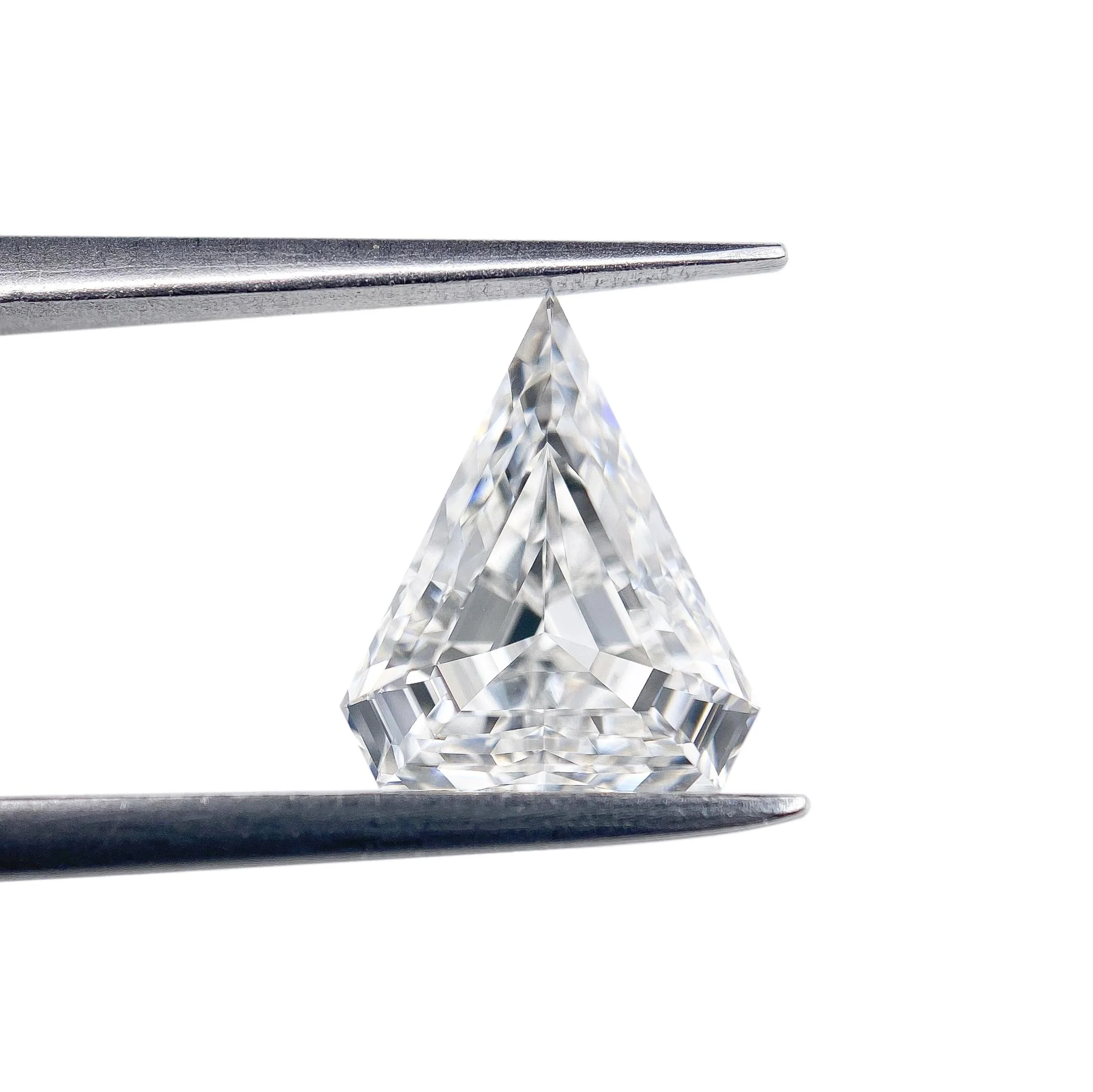 2.01ct | E/VS1 Shield Shape Step Cut Lab Diamond (IGI) - Image 2