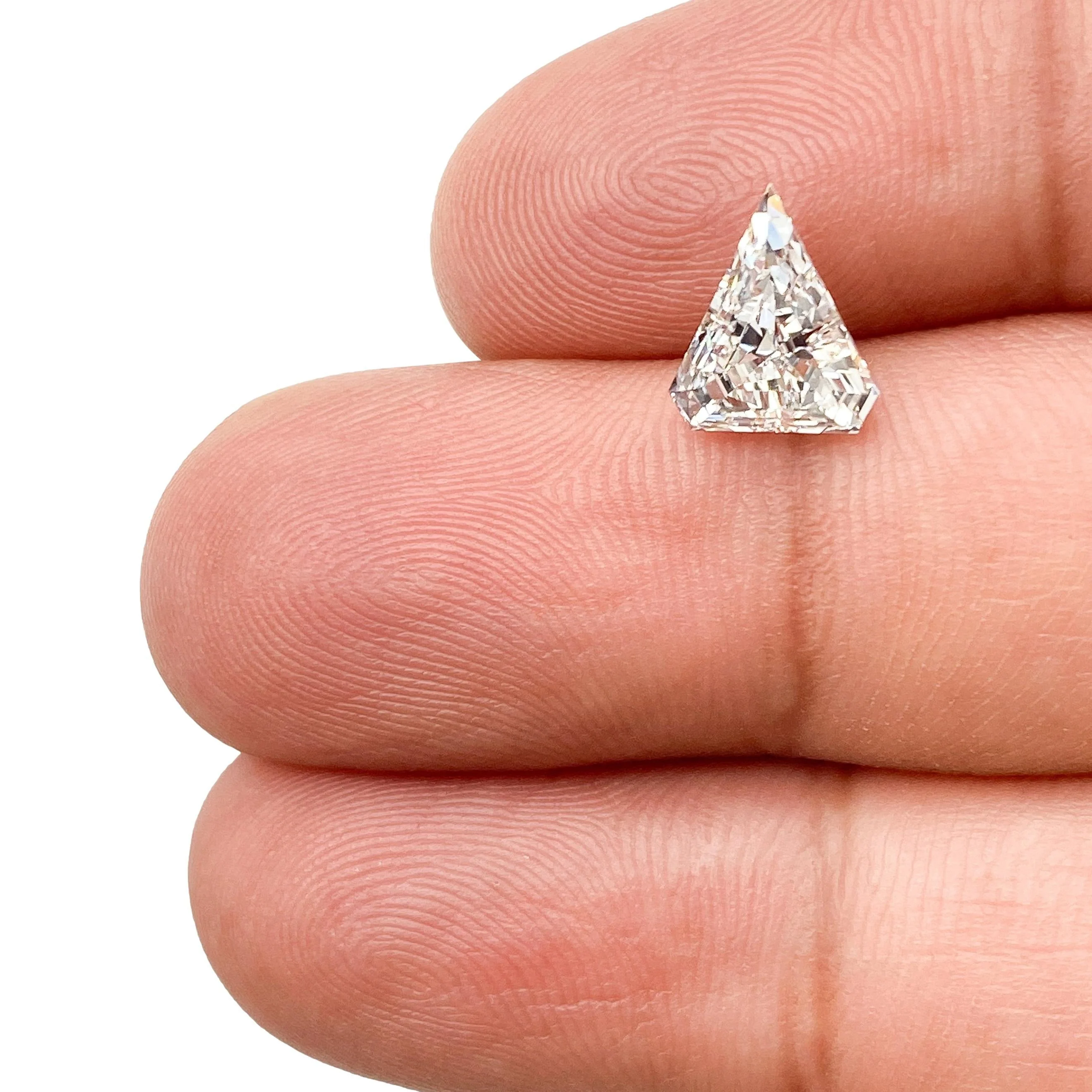 2.01ct | E/VS1 Shield Shape Step Cut Lab Diamond (IGI) - Image 3