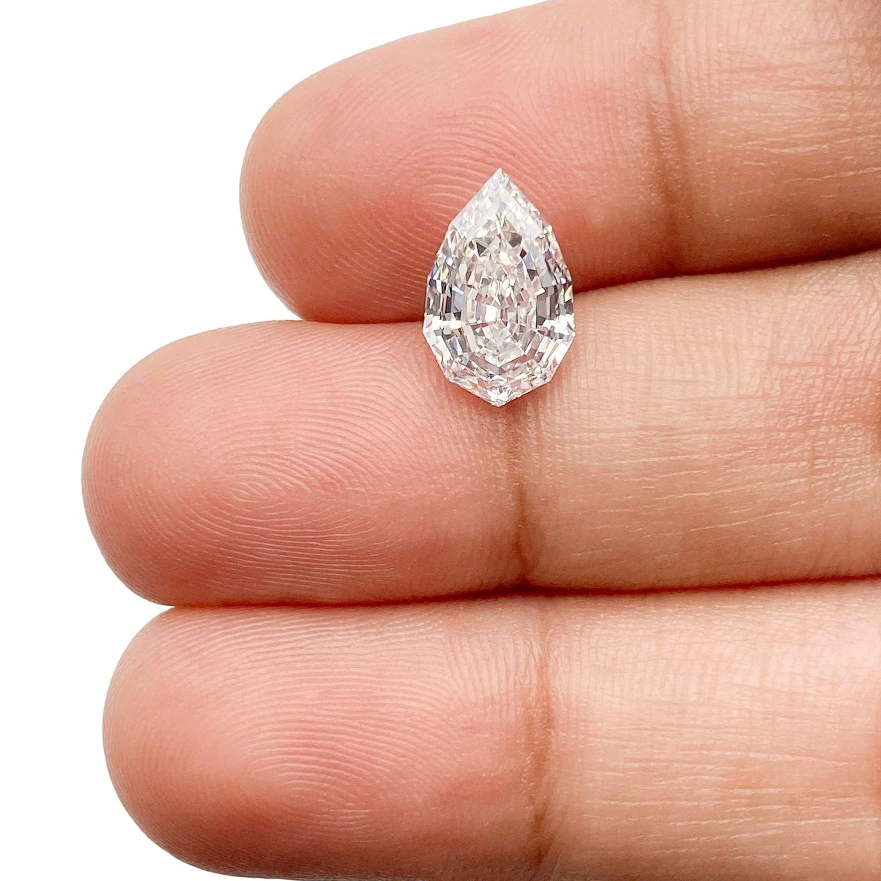 2.18ct |E/VS1 Pear Shape Step Cut Lab Diamond (IGI) - Image 3