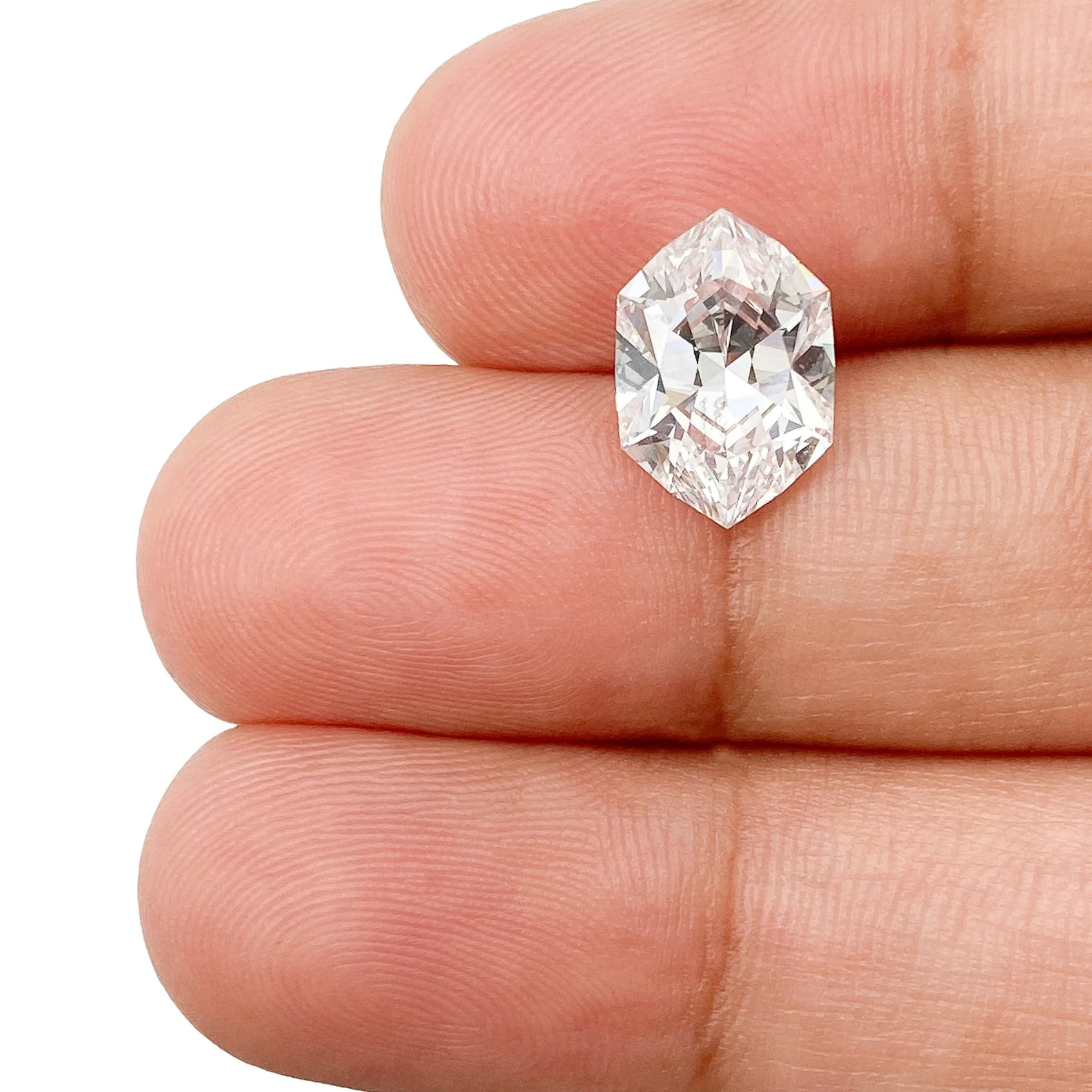 2.61ct | E/VS1 Hexagon Shape Brilliant Cut Lab Diamond (IGI) - Image 3