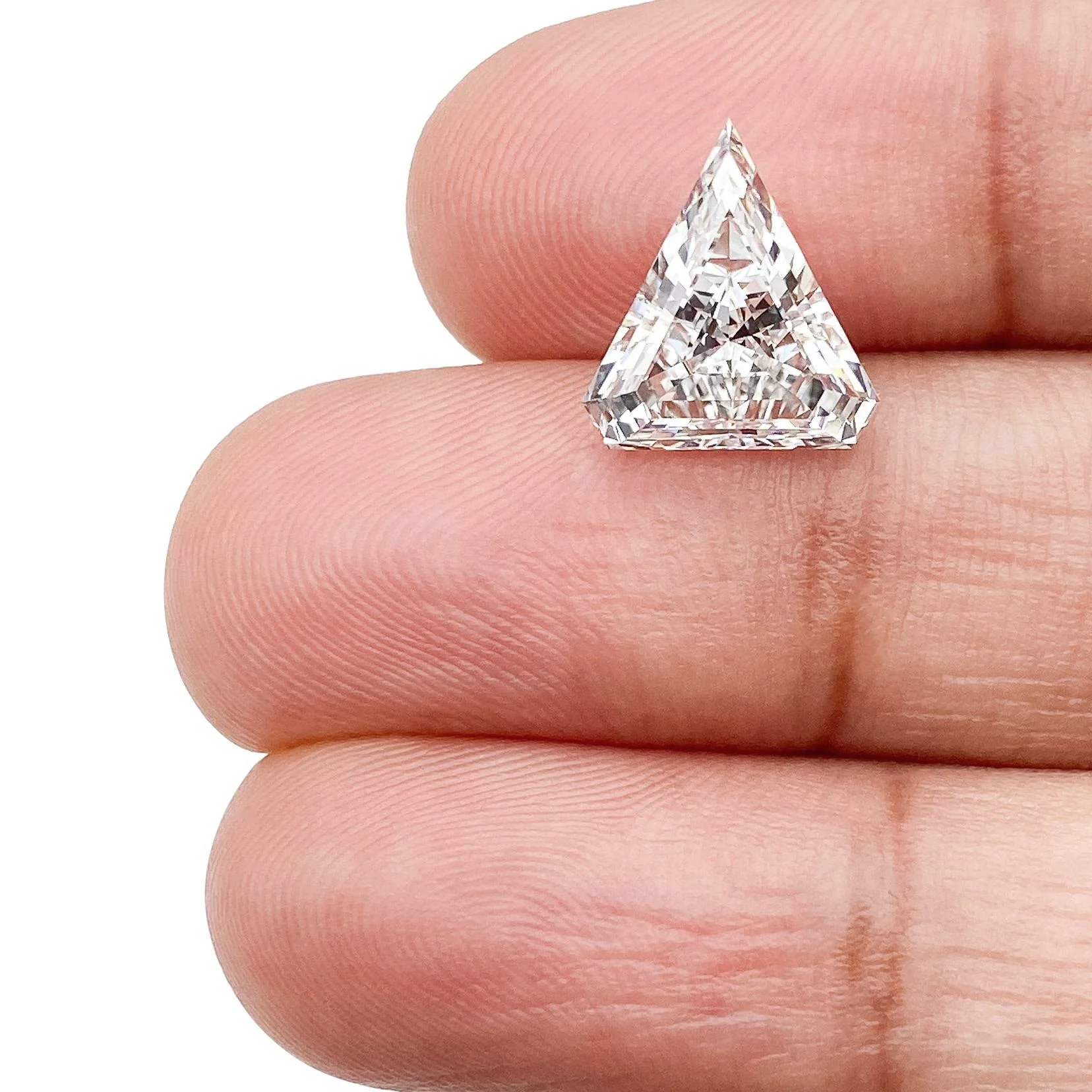 3.02ct | E/VS2 Shield Shape Step Cut Lab Diamond (IGI) - Image 3