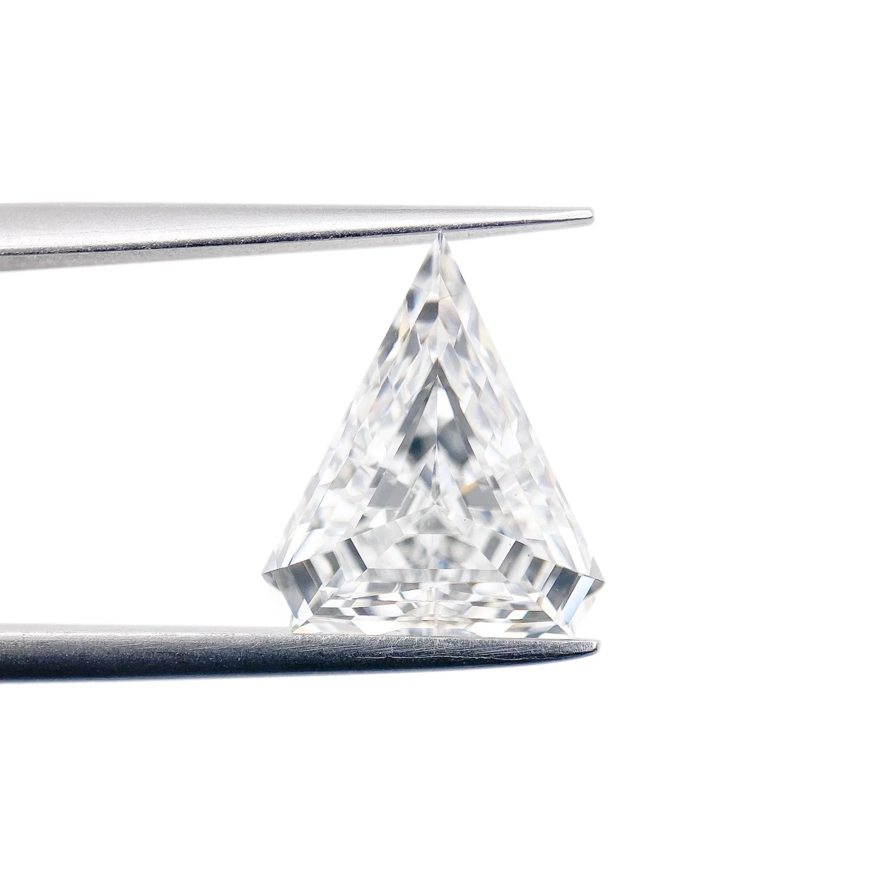 3.51ct | D/VS1 Shield Shape Step Cut Lab Diamond (IGI) - Image 2