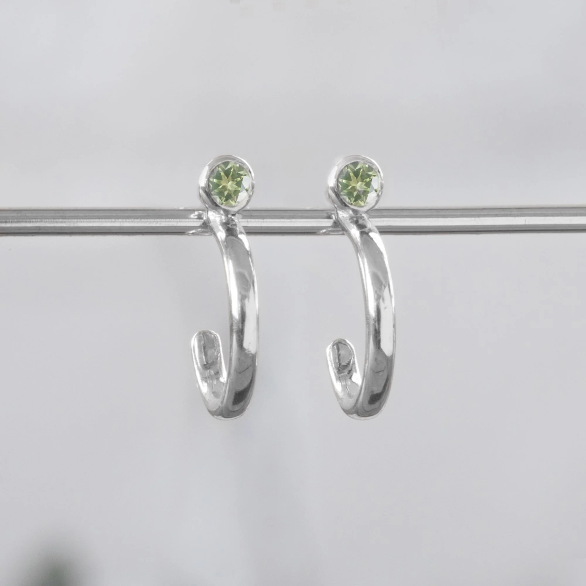 Peridot Birthstone Hoop Earrings | Yellow, Rose or White Gold - Image 5
