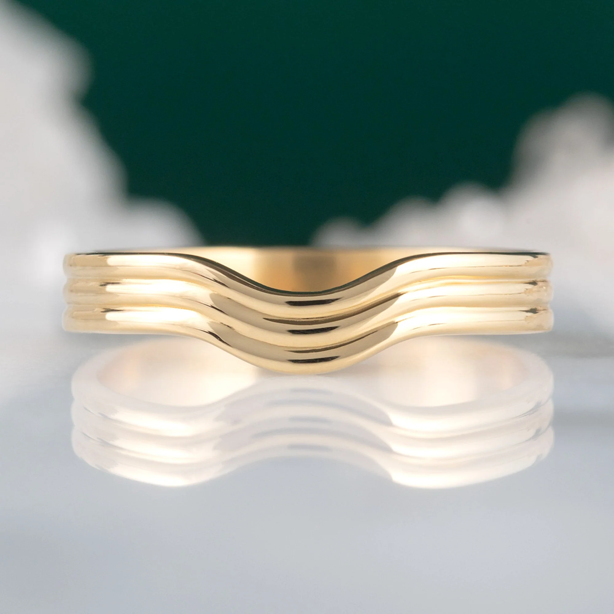 The Stratum Arc Stacking Band | Yellow Gold