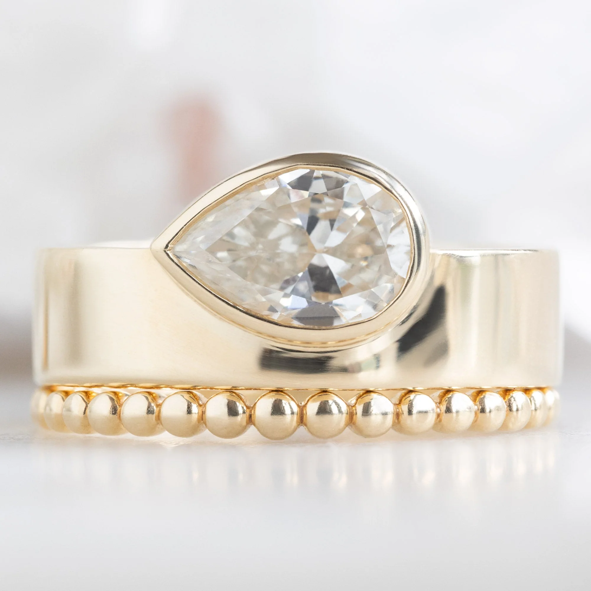 The Cigar Band | 0.91ct Pear Natural White Diamond in 14K Yellow Gold - Image 5