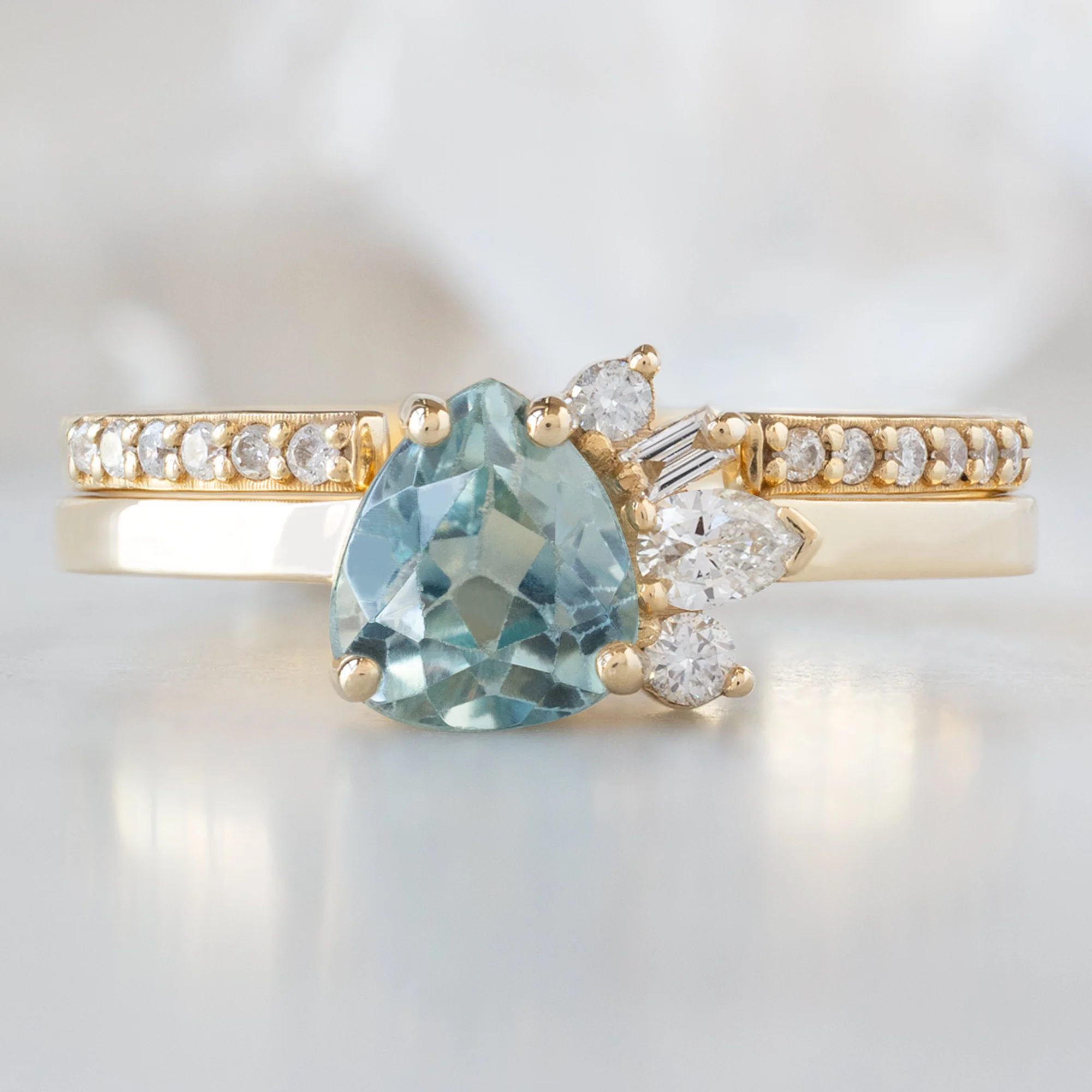The Cluster Ring | 0.84ct Pear Cut Montana Sapphire in 14K Yellow Gold - Image 4
