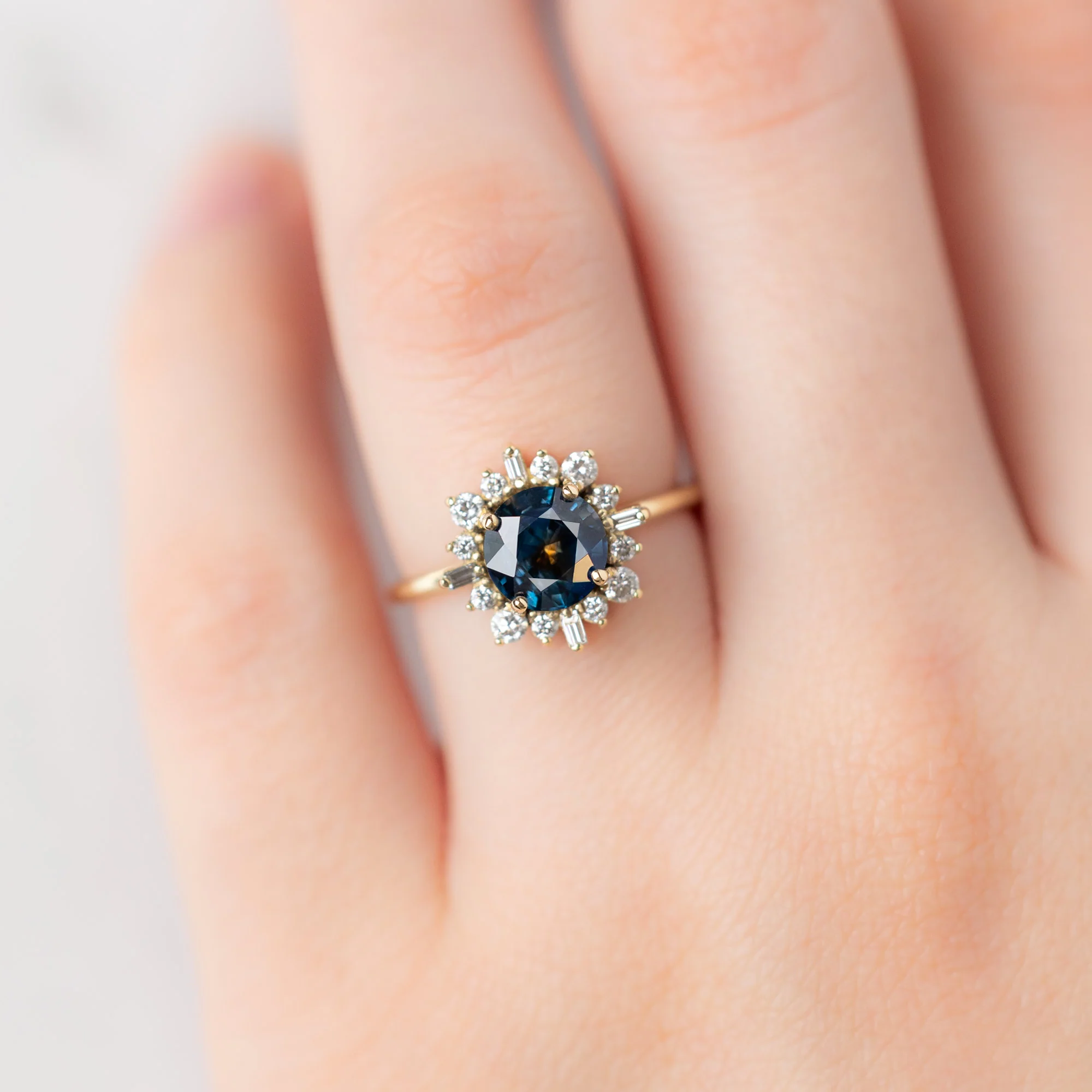 The Compass Ring | 1.61ct Round Bicolor Montana Sapphire in 14K Yellow Gold - Image 4
