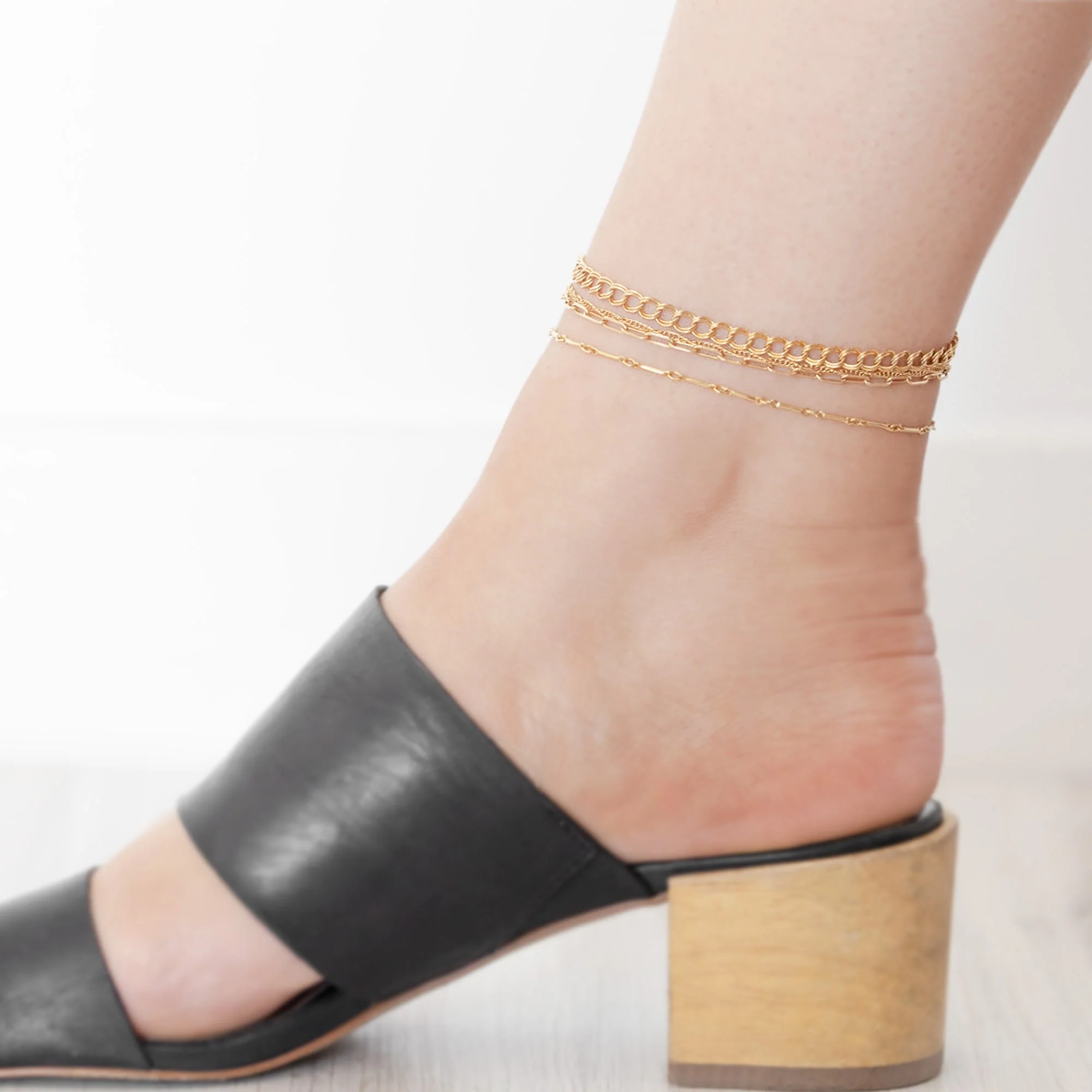 The Drawn Cable Chain Anklet | Yellow Gold - Image 3