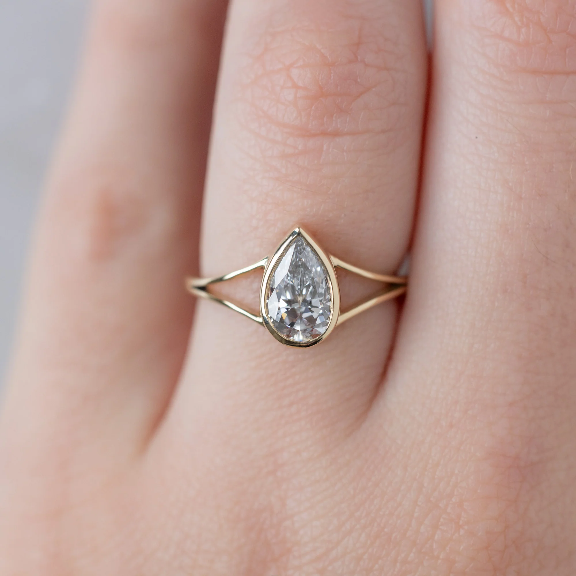 The Magnolia Ring | 1.25ct Pear Lab Grown White Diamond in 14K Yellow Gold - Image 4