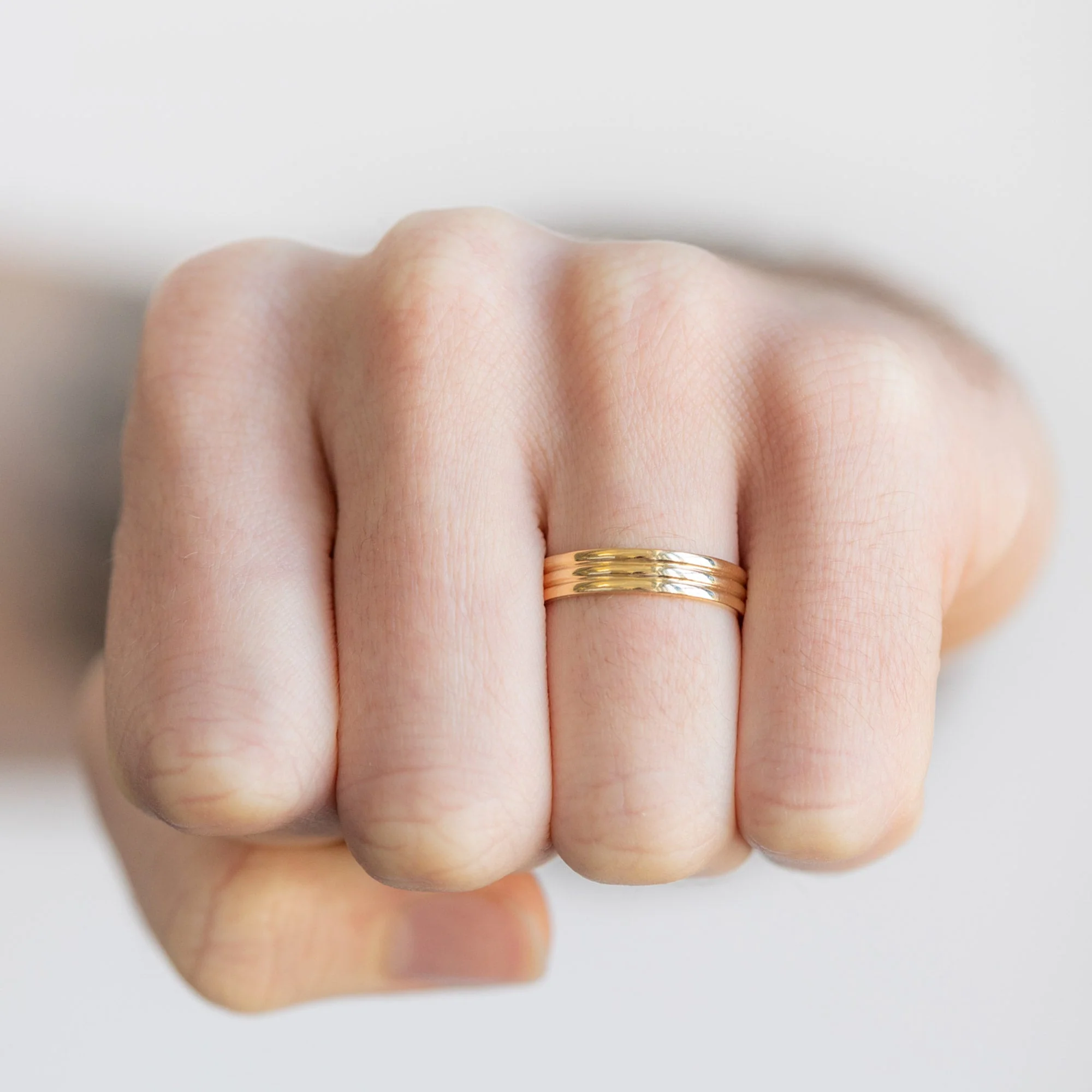 The Men's Stratum Wedding Band | Yellow Gold - Image 2