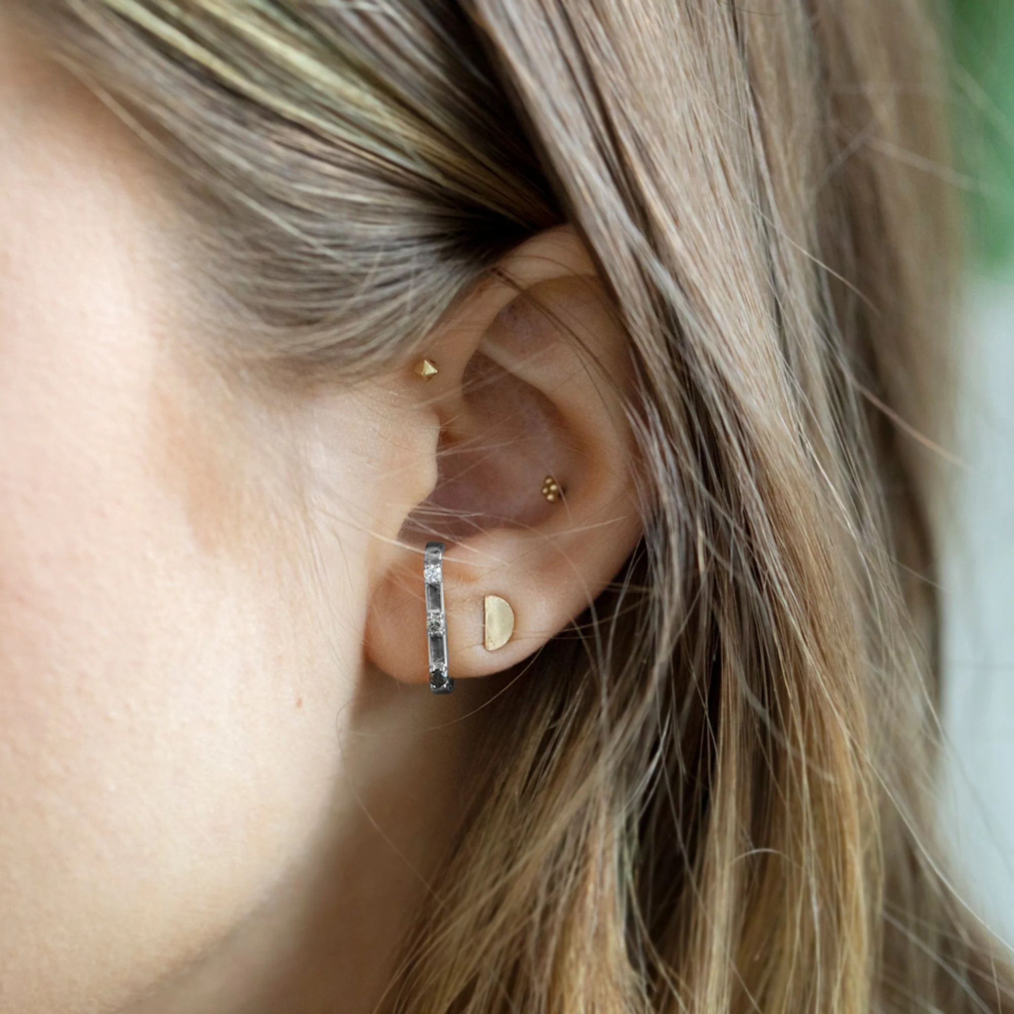 The Ombré Diamond Ear Huggie | White Gold - Image 2
