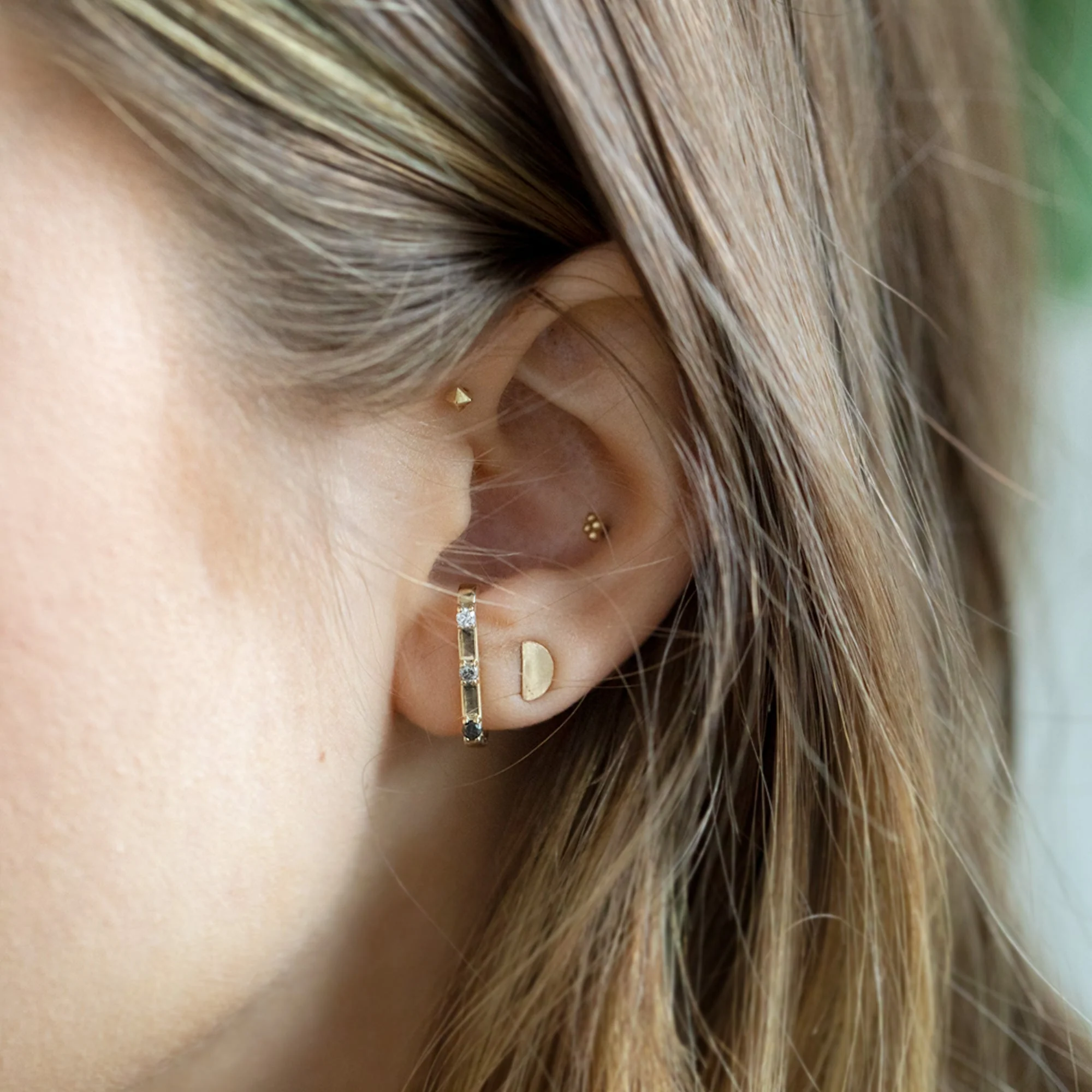 The Ombré Diamond Ear Huggie | Yellow Gold - Image 2