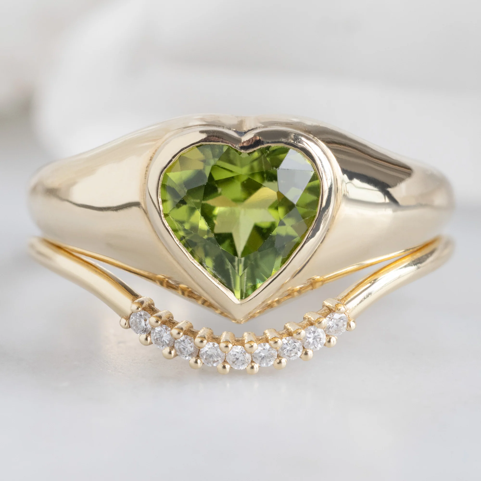 The Signet Ring | 1.39ct Heart Peridot in 14K Yellow Gold - Image 3