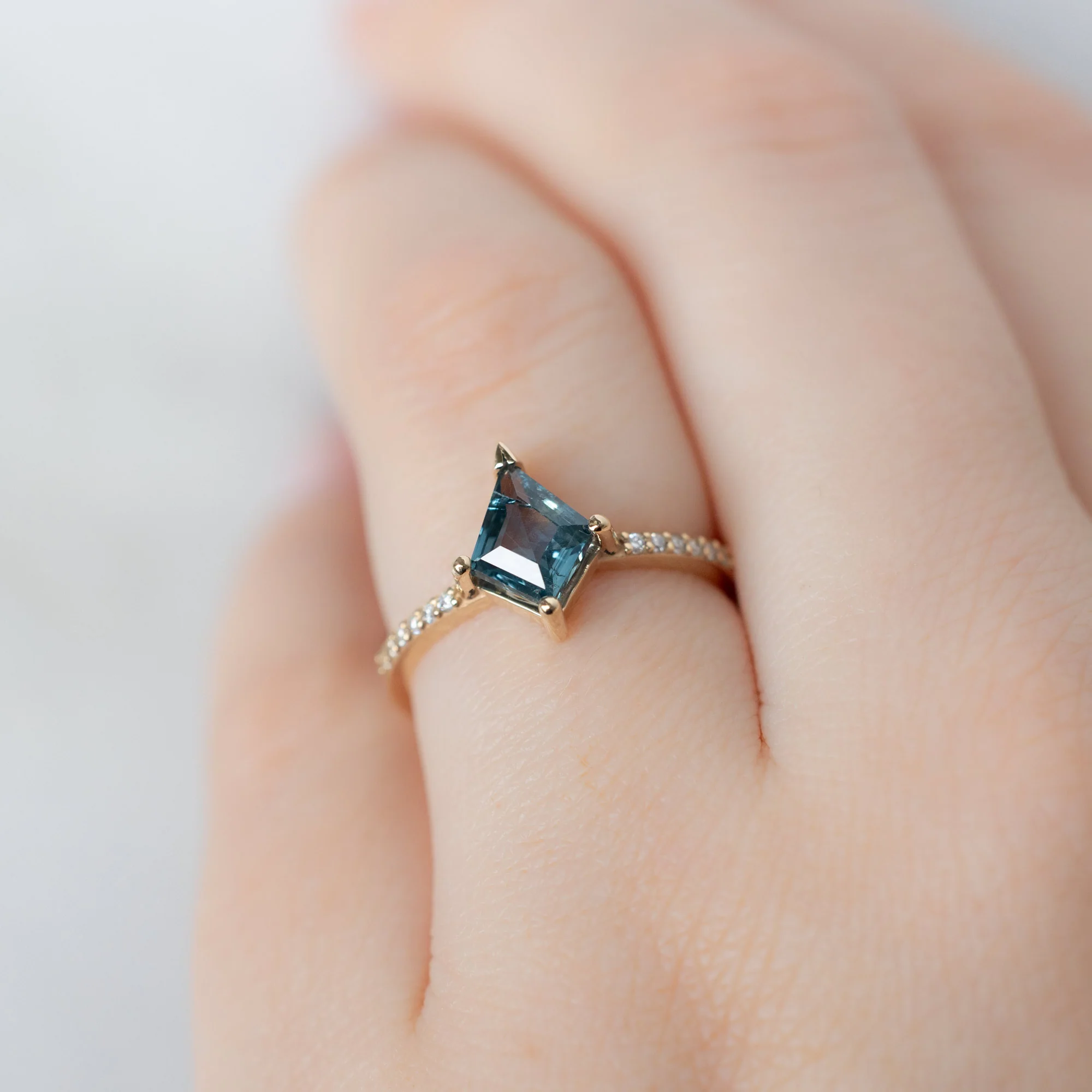 The Willow Ring | 1.14ct Kite Blue Sapphire in 14K Yellow Gold - Image 5