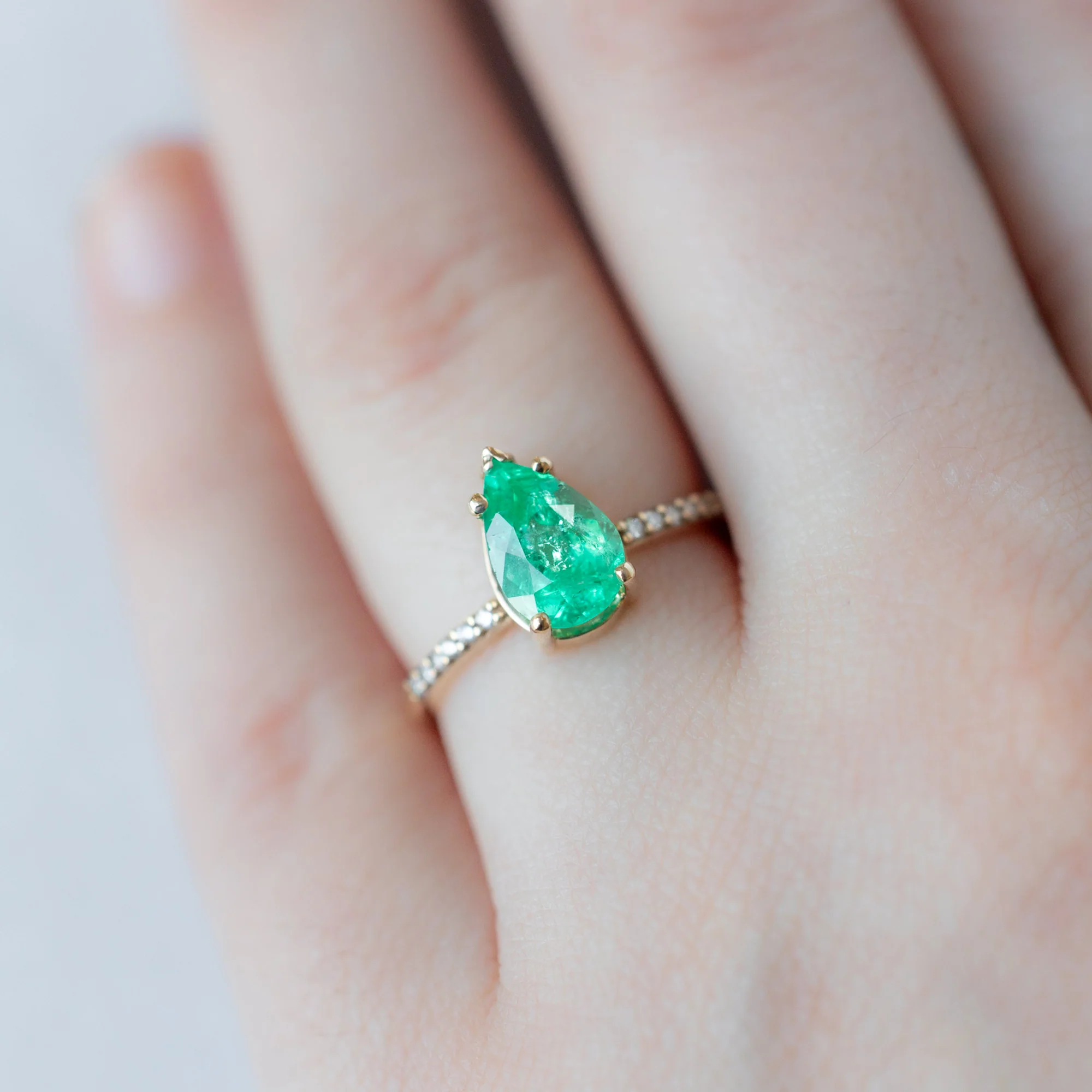 The Willow Ring | 1.47ct Pear Emerald in 14K Yellow Gold - Image 2
